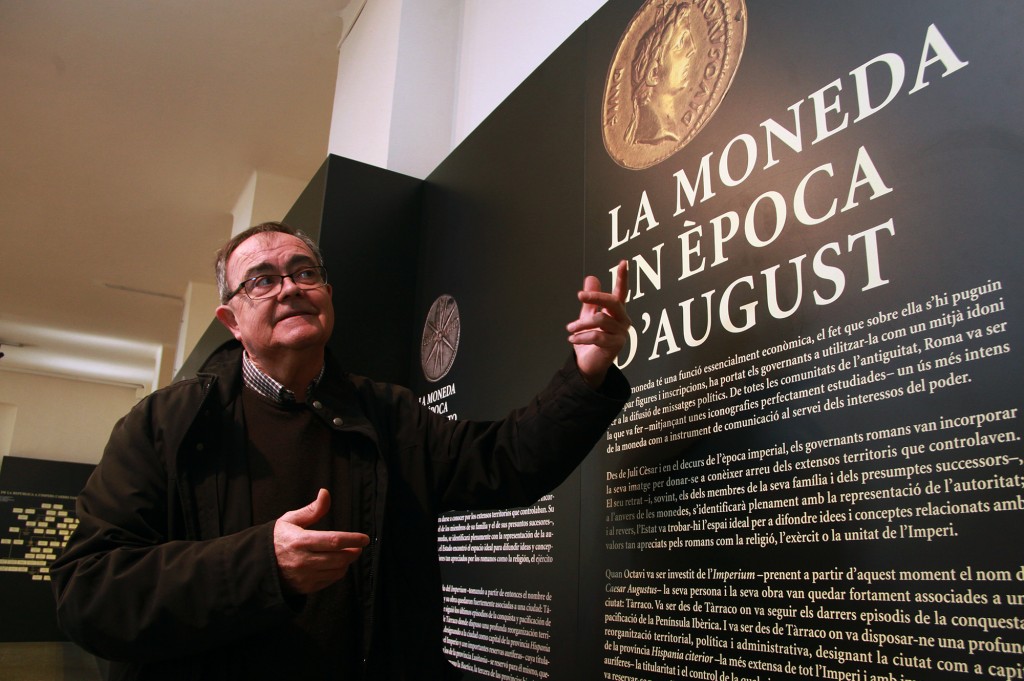 Francesc Tarrats, director del MNAT, a l'exposició 'La moneda en època d'August' / ©Pere Toda-Vilaniu Comunicació