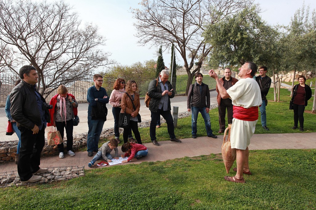 Philodamvs, explicant la història del vi en temps dels romans. / ©Pere Toda-Vilaniu Comunicació