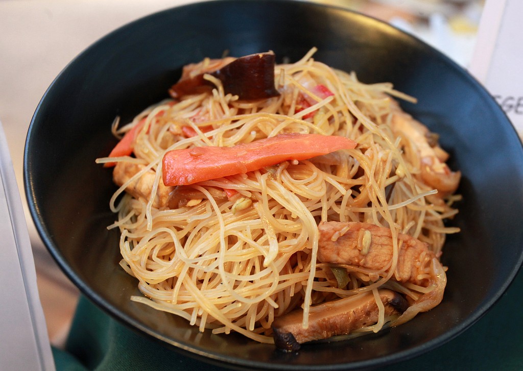 Wok de fideus amb pollastre i verdures a l'estil oriental (Restaurant Sadoll) / ©Pere Toda-Vilaniu Comunicació